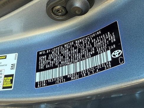 Used 2021 Toyota Corolla LE w/ Carpet Mat Package (TMS) image 31