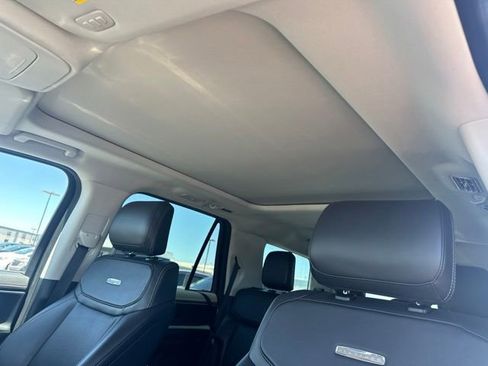 Used 2025 Ford Expedition Platinum AWD/4WD image 13