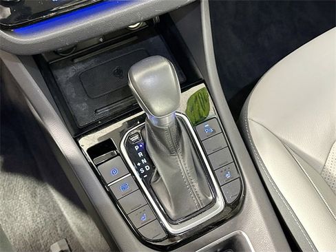 Used 2022 Hyundai Ioniq Limited image 16