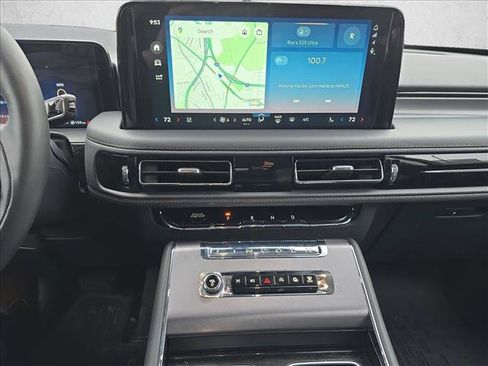 Used 2025 Lincoln Aviator AWD w/ Equipment Group 101A image 21