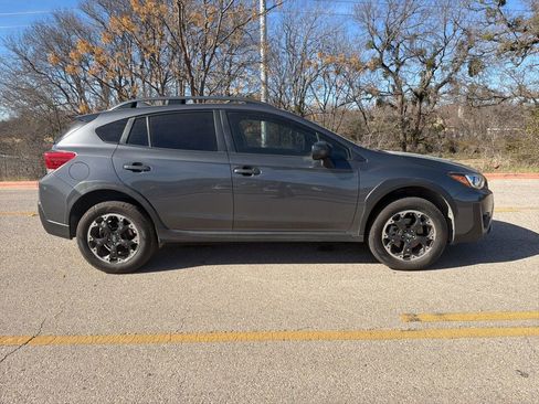 Used 2021 Subaru Crosstrek 2.0i Premium w/ Moonroof Package image 4