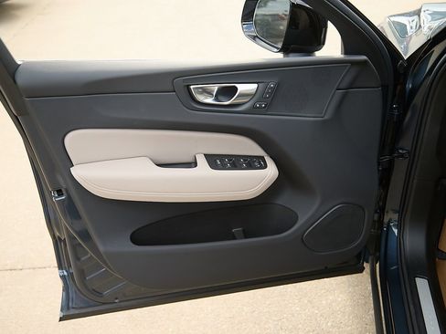 New 2026 Volvo XC60 B5 Plus w/ Protection Package Premier image 10