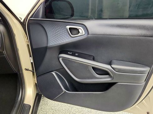 Used 2020 Kia Soul EX FWD image 23