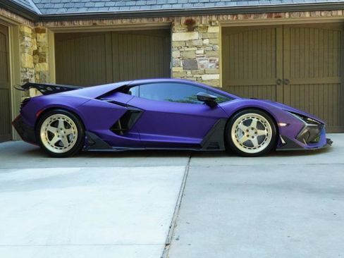 Used 2024 Lamborghini Revuelto AWD/4WD image 5