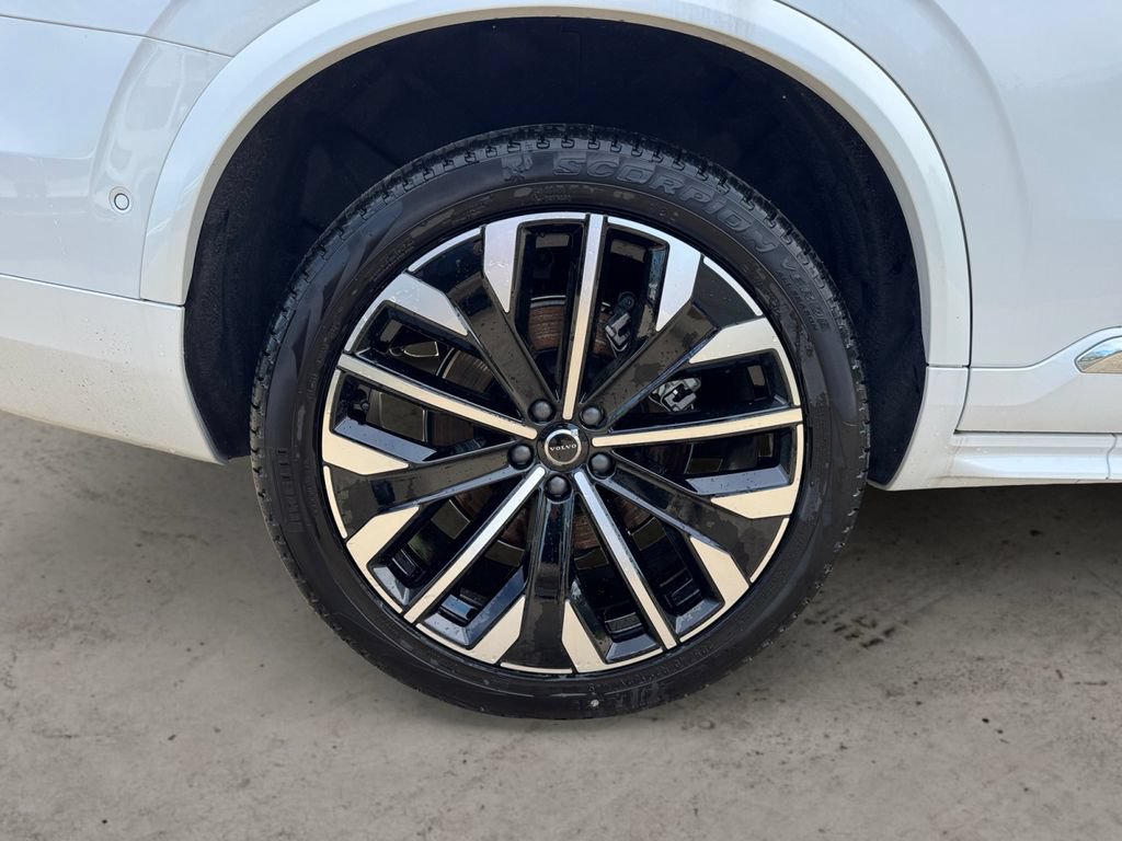 New 2026 Volvo XC90 T8 Plus w/ Protection Package Premier AWD/4WD image 8