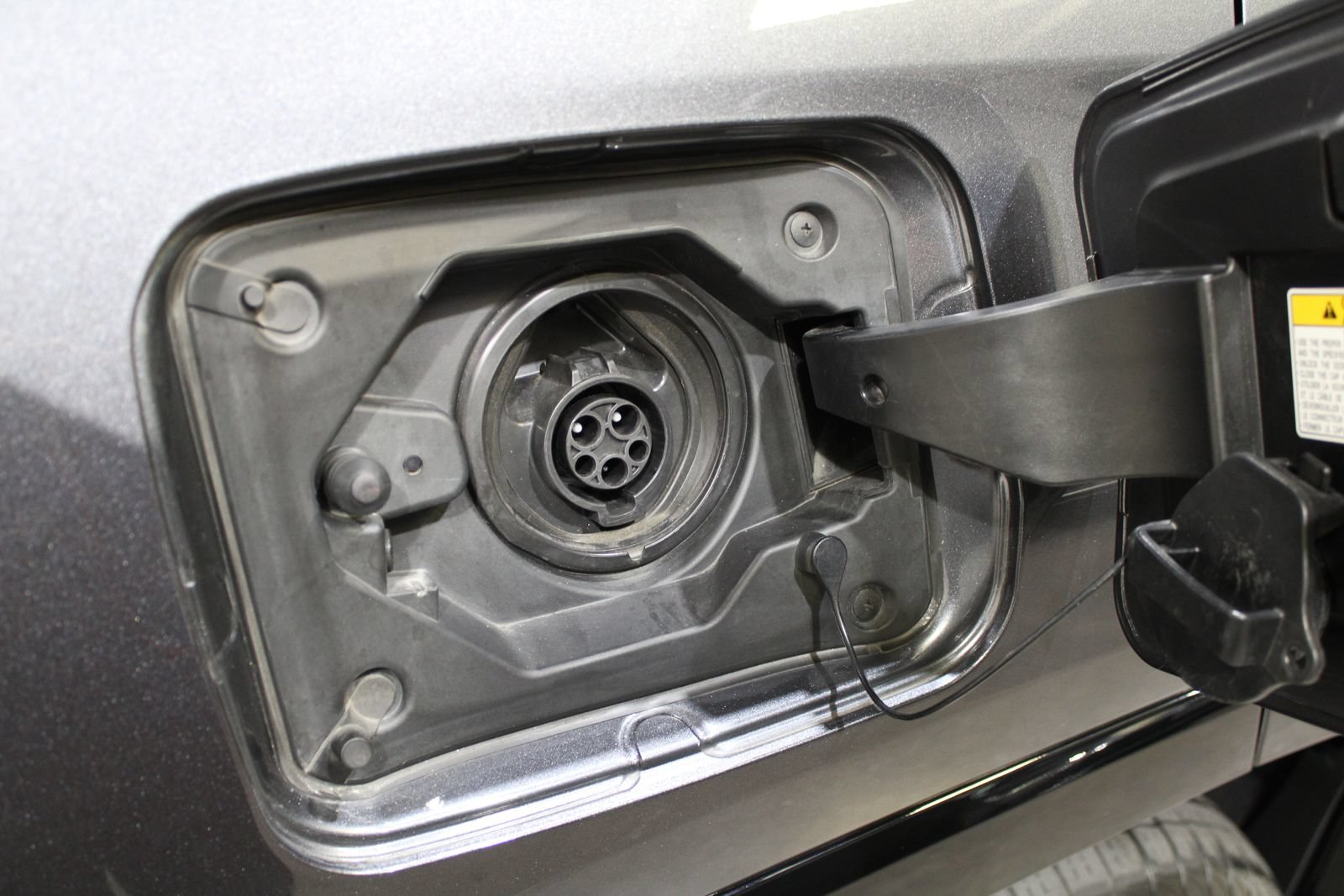 Used 2022 Toyota RAV4 XSE AWD/4WD image 18