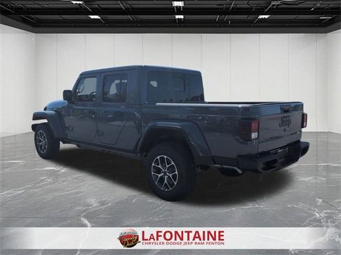 New 2025 Jeep Gladiator Sport image 3