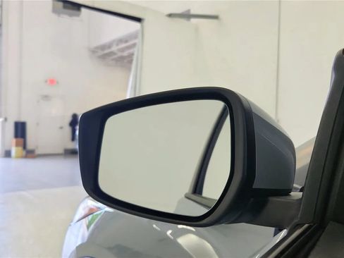 Used 2024 Nissan Kicks SV FWD image 29
