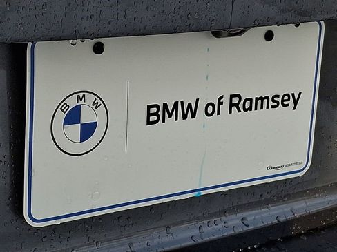 Used 2021 Volkswagen Tiguan SE w/ Panoramic Sunroof Package image 30