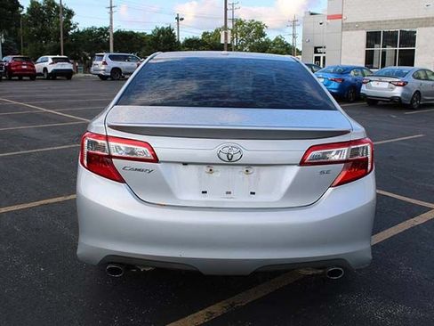 Used 2013 Toyota Camry SE w/ Leather Pkg FWD image 6