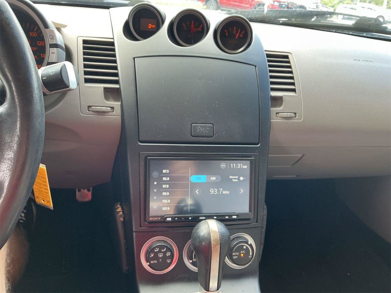 Used 2004 Nissan 350Z Touring w/ Aerodynamics Pkg RWD image 17