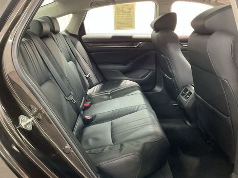 Used 2018 Honda Accord Touring image 24