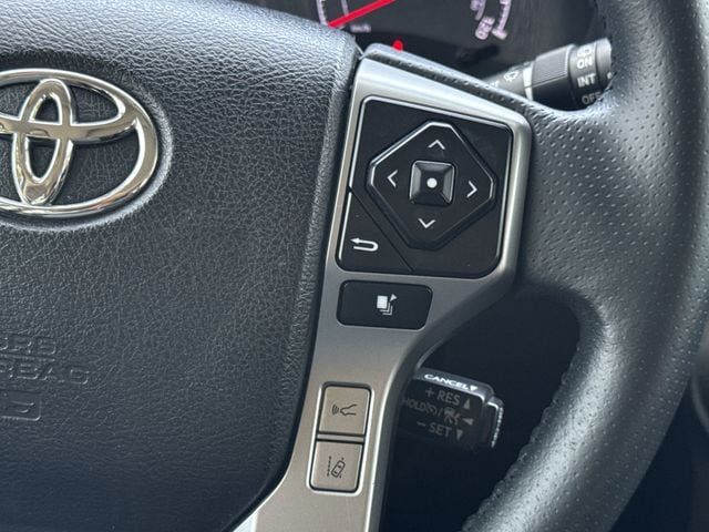 Used 2022 Toyota 4Runner SR5 Premium w/ Moonroof Package RWD image 15