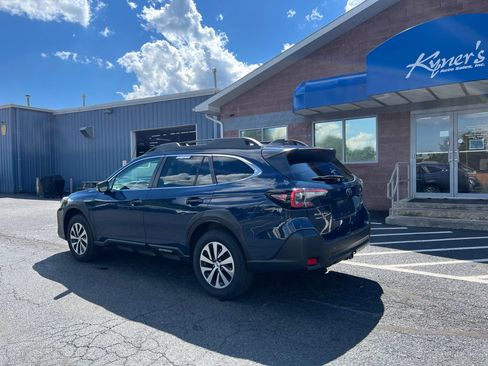 Used 2024 Subaru Outback Premium AWD/4WD image 4
