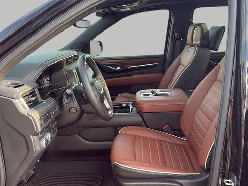 Used 2023 GMC Yukon Denali Ultimate AWD/4WD image 18