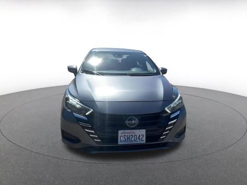 Used 2025 Nissan Versa SV image 4