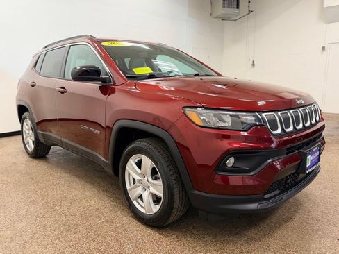 Used 2022 Jeep Compass Latitude w/ Convenience Group AWD/4WD image 8