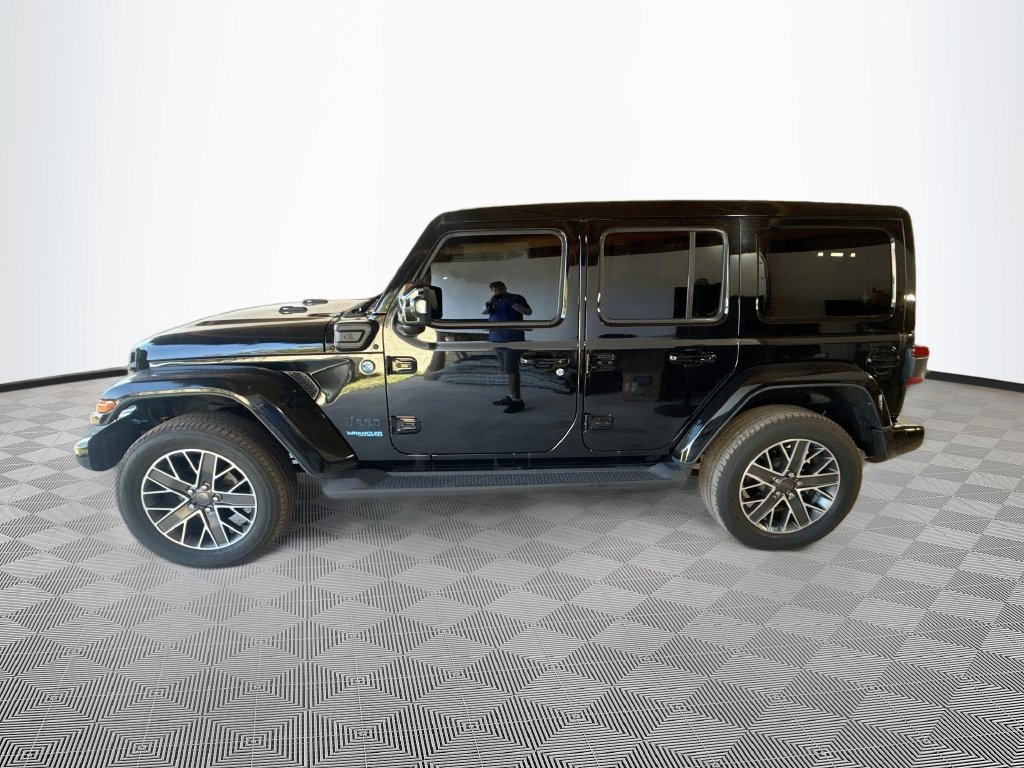 Certified 2022 Jeep Wrangler Unlimited Sahara AWD/4WD image 9
