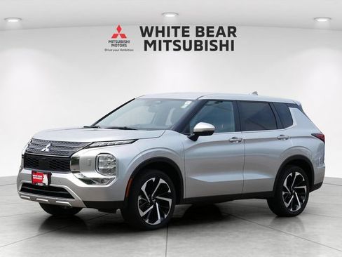 Used 2024 Mitsubishi Outlander SE AWD/4WD image 2