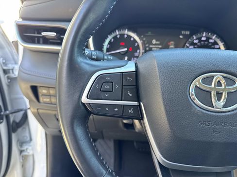 Used 2022 Toyota Highlander XLE image 23