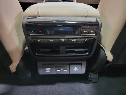 Used 2023 Acura MDX SH-AWD w/ Advance Package image 22