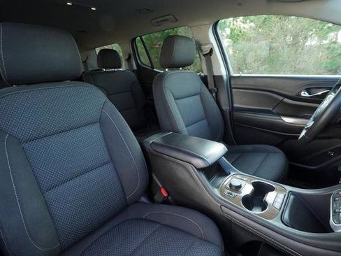 Used 2023 GMC Acadia SLE w/ Driver Convenience Package image 24