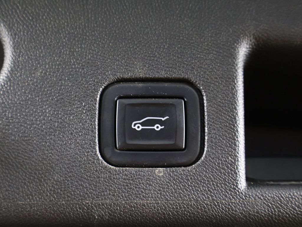 Used 2022 Chevrolet Equinox RS FWD image 48
