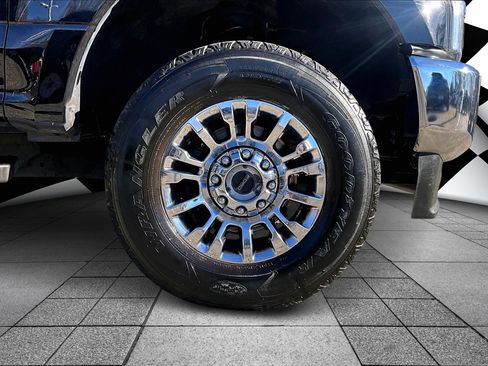 Used 2022 Ford F350 XLT w/ XLT Premium Package image 5
