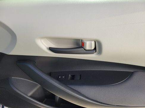 Certified 2022 Toyota Corolla LE FWD image 9