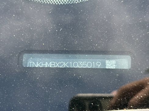 Used 2019 Toyota C-HR Limited FWD image 3