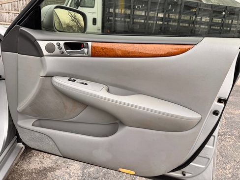 Used 2005 Lexus ES 330 image 19