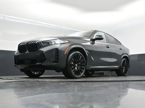 New 2026 BMW X6 xDrive40i w/ Climate Comfort Package image 38