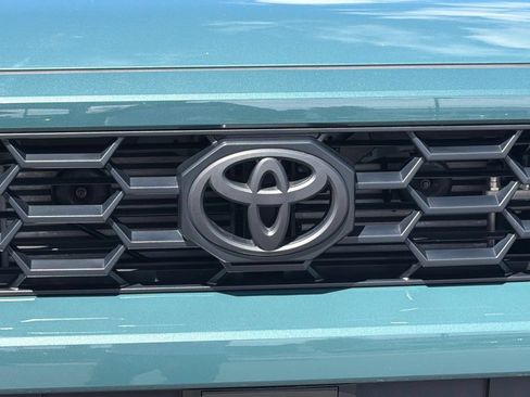 Used 2025 Toyota 4Runner TRD Off-Road Premium AWD/4WD image 40
