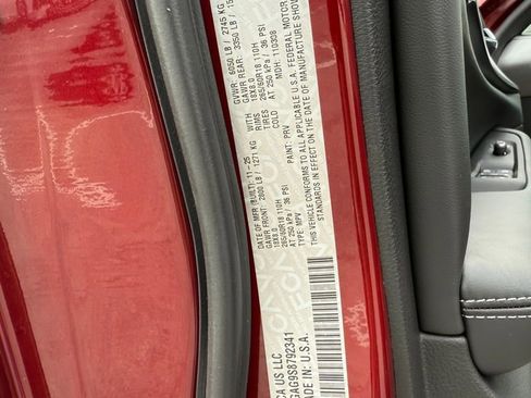 New 2025 Jeep Grand Cherokee Altitude image 30