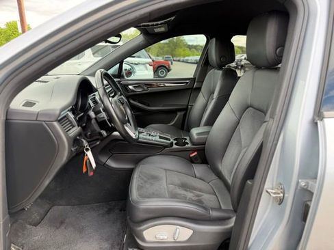 Used 2017 Porsche Macan AWD/4WD image 12