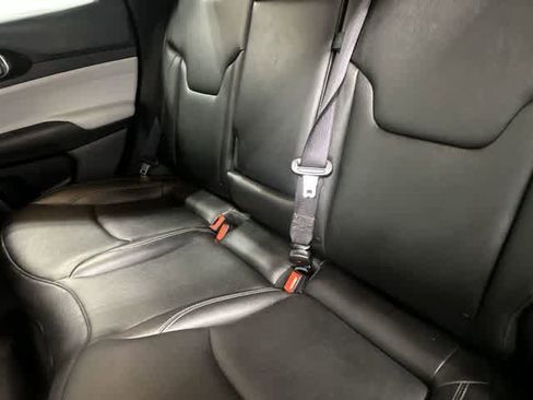 Used 2025 Jeep Compass Limited image 11