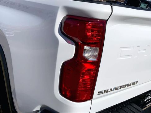 Used 2022 Chevrolet Silverado 2500 LT w/ Convenience Package image 28