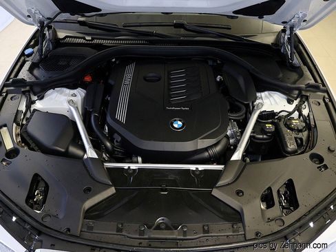 Used 2020 BMW 540i xDrive w/ Premium Package image 40