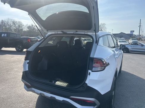 Used 2025 Kia Sportage LX image 29