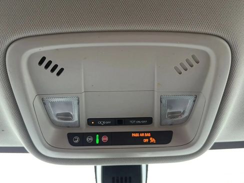 Used 2020 Chevrolet Traverse LS FWD image 21