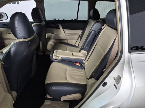Used 2013 Toyota Highlander FWD image 20