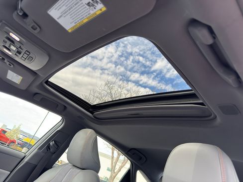 Used 2019 Toyota Avalon Touring w/ Advanced Safety Package FWD image 13