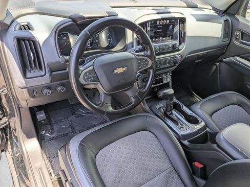 Used 2017 Chevrolet Colorado Z71 AWD/4WD image 10