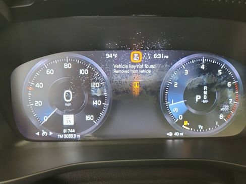 Used 2021 Volvo XC40 T5 Momentum AWD/4WD image 25