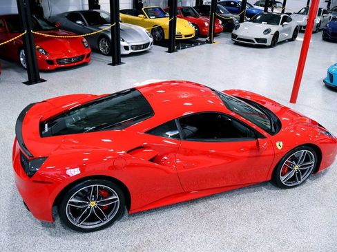 Used 2019 Ferrari 488 GTB RWD image 9