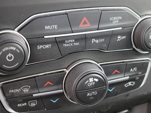 Used 2019 Dodge Charger SXT AWD/4WD image 19