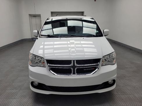 Used 2018 Dodge Grand Caravan SXT image 14