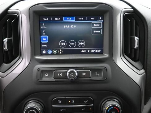 Used 2021 Chevrolet Silverado 1500 Custom image 4