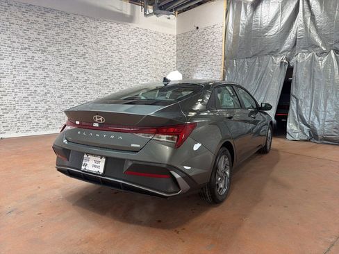 New 2026 Hyundai Elantra Blue image 6