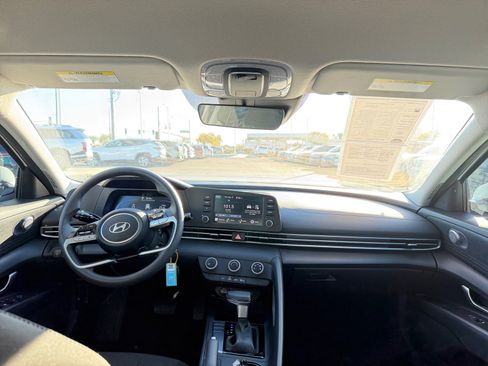 Certified 2025 Hyundai Elantra SE w/ Cargo Package image 20